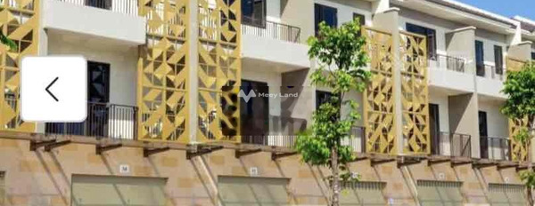 Bán nhà ở có diện tích rộng 100m2 bán ngay với giá cực rẻ 3.67 tỷ vị trí tại Dân Chủ, Vĩnh Tân-03