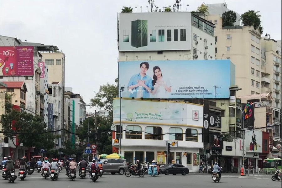 Nằm tại Nguyễn Trãi, Quận 1, cho thuê nhà, giá thuê cơ bản 70 triệu/tháng có diện tích tiêu chuẩn 120m2, ngôi nhà có tất cả 1 PN thuận tiện đi lại-01