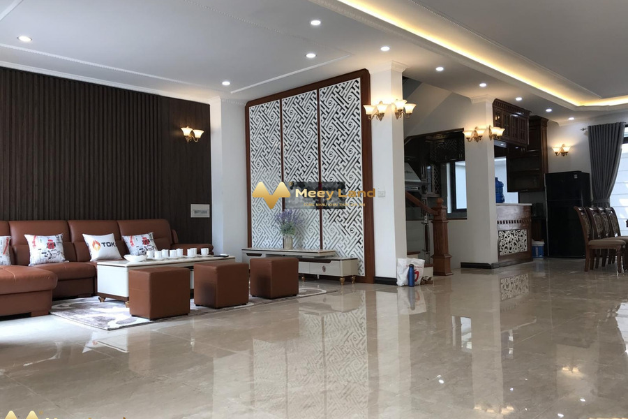 Vị trí thuận lợi nằm ở Đường Lạc Long Quân, Hà Nội, cho thuê nhà, diện tích là 200 m2, trong căn này gồm 4 phòng ngủ hỗ trợ pháp lý-01
