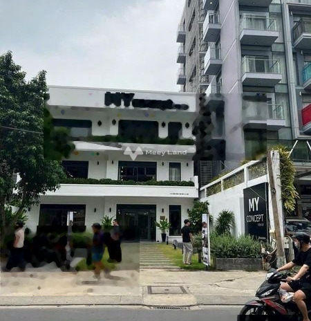 Cho thuê nhà tọa lạc tại Thảo Điền, Hồ Chí Minh, thuê ngay với giá đề xuất từ 180 triệu/tháng toàn bộ khu vực có diện tích 450m2, nhà có 100 phòng ngủ