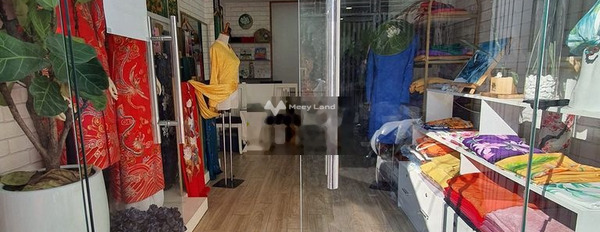 Cho thuê hoặc sang mặt bằng kinh doanh áo dài trung tâm quận Phú Nhuận -03