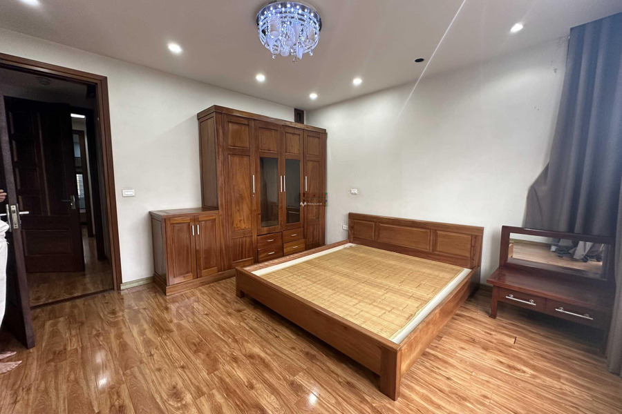 Trong căn này có 4 phòng ngủ, cho thuê nhà, giá thuê đề xuất từ 20 triệu/tháng có diện tích chuẩn 50m2 vị trí mặt tiền ngay Sài Đồng, Long Biên-01