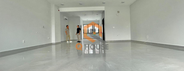 Cho thuê toà nhà văn phòng 4-5 lầu P.An Phú, Quận 2: 560m2 - 650m2. Giá từ: 85- 130tr/th. -03