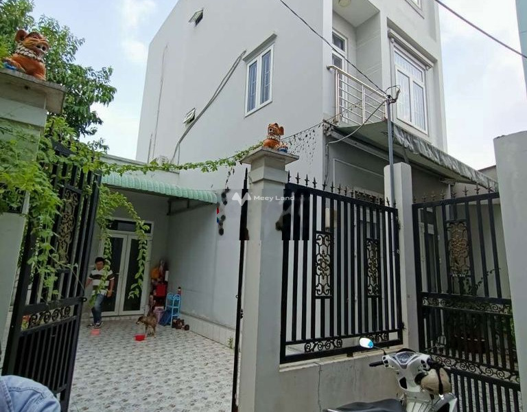 Nhà có 4 PN cho thuê nhà ở có diện tích chuẩn 100m2 giá thuê êm 12 triệu/tháng mặt tiền nằm tại Linh Tây, Hồ Chí Minh-01