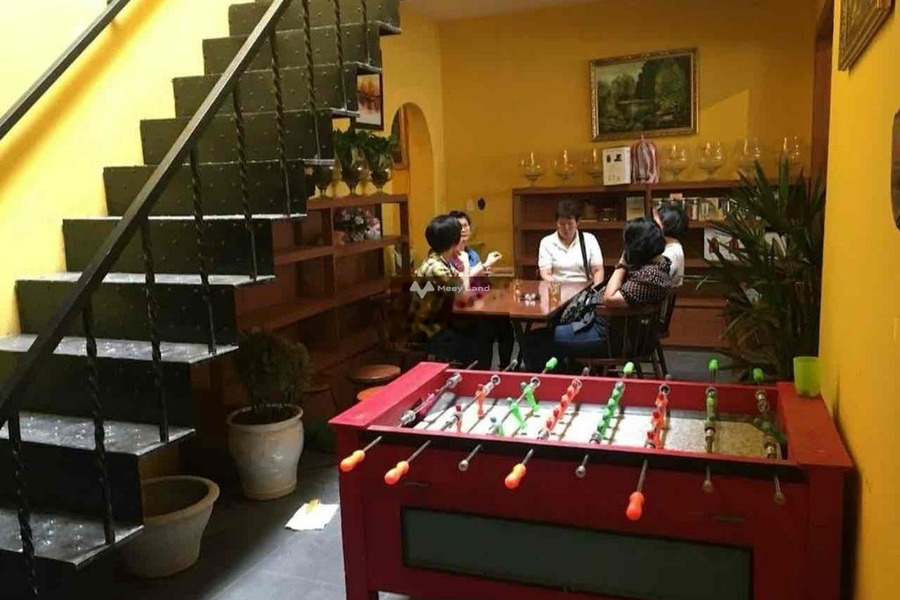 Nằm ngay Hoàng Diệu, Bình Thuận, cho thuê nhà, giá thuê chính chủ 40 triệu/tháng có diện tích sàn 200m2, nhìn chung gồm 2 phòng ngủ giá mềm sinh viên-01