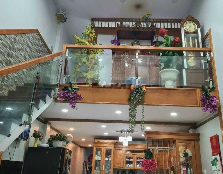 Nhà có 3 PN bán nhà ở diện tích chuẩn 72m2 giá bán êm 4.5 tỷ vị trí đẹp tại Hóc Môn, Hồ Chí Minh-01