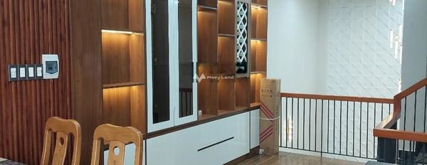 Tổng quan bên trong nhà 2 phòng ngủ bán nhà bán ngay với giá bất ngờ chỉ 49.99 tỷ diện tích 150m2 vị trí hấp dẫn nằm ở Trần Quốc Thảo, Phường 7-02