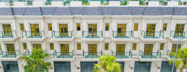 Diện tích 110m2 bán nhà vị trí nằm trên Trần Quang Diệu, Bình Định tổng quan nhà gồm có 5 phòng ngủ 6 WC vui lòng liên hệ để xem trực tiếp-02