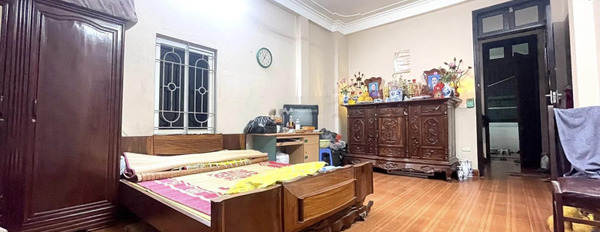Bán nhà vị trí mặt tiền gần Văn Quán, Hà Nội bán ngay với giá siêu rẻ 6 tỷ diện tích 50m2 nhà tổng quan có 6 phòng ngủ-02