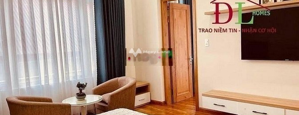 Mặt tiền tọa lạc ngay tại Phường 8, Đà Lạt cho thuê nhà thuê ngay với giá thị trường 45 triệu/tháng, trong nhà này gồm 14 phòng ngủ, 17 WC-02