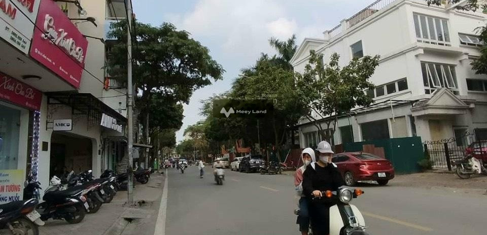 Bán nhà ở có diện tích gồm 55m2 bán ngay với giá mềm 17 tỷ vị trí mặt tiền ngay trên La Khê, Hà Nội