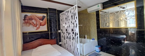 Vị trí đặt ở trong Phạm Văn Đồng, Đà Nẵng cho thuê Khách sạn diện tích tiêu chuẩn 100m2, gồm có tất cả 20 phòng ngủ nhà view bao đẹp-02