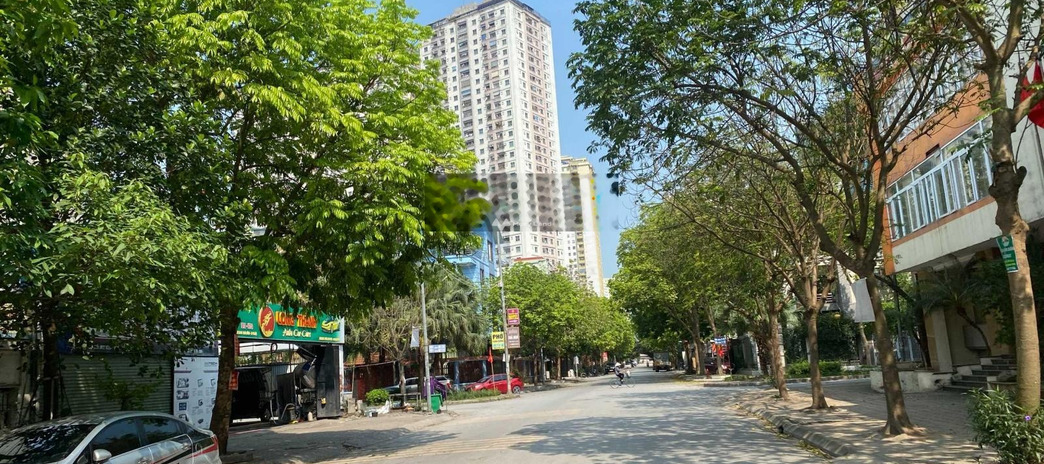 Bán liền kề vị trí nằm ở Văn Phú, Hà Nội. Diện tích 90m2
