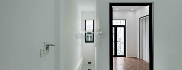 Diện tích 50m2 bán nhà ở vị trí thuận lợi ngay ở Nguyễn Văn Linh, Cần Thơ trong ngôi nhà này có 2 PN còn chần chờ gì nữa. hãy nhấc máy gọi ngay-03