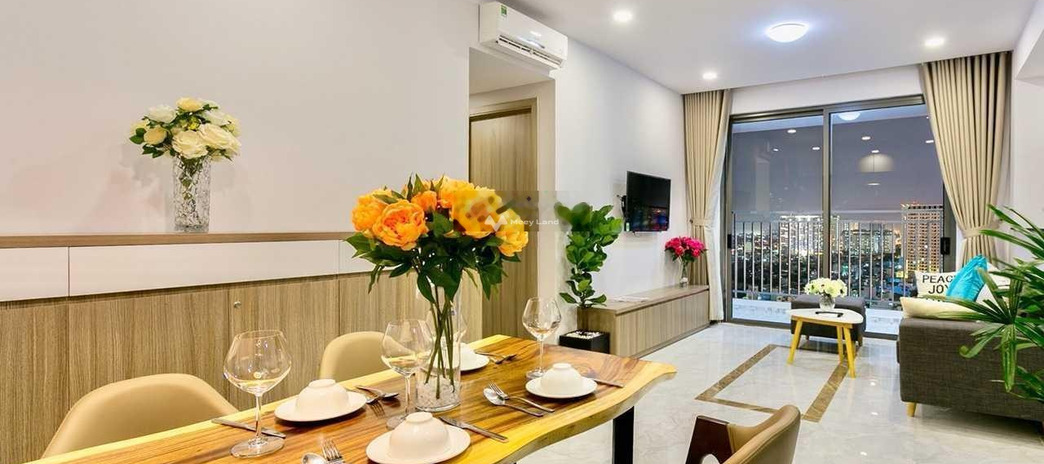 Trong căn hộ có 2 PN, cho thuê căn hộ tọa lạc tại Tân Bình, Hồ Chí Minh, 2 WC nội thất hiện đại