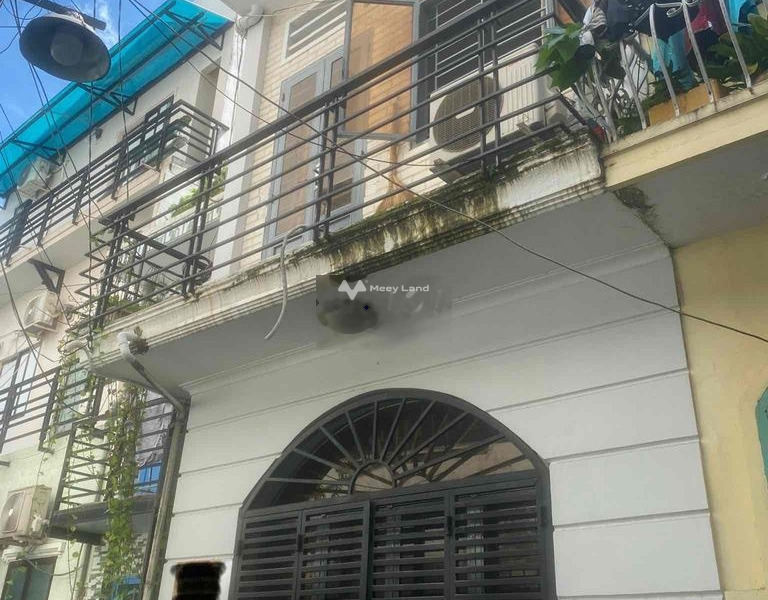 Trong căn nhà này gồm 3 phòng ngủ, cho thuê nhà ở diện tích quy đổi 37m2 giá thuê khoảng từ 10.5 triệu/tháng Bên trong Phường 26, Hồ Chí Minh-01