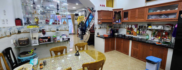 Bán nhà vị trí mặt tiền nằm ngay Nha Trang, Khánh Hòa bán ngay với giá tốt từ 3.8 tỷ diện tích khoảng 81.9m2 nhà này bao gồm 3 phòng ngủ-02