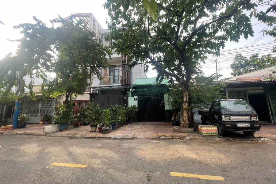 Bán nhà có diện tích 91m2 vị trí thuận lợi ngay trên Phước Bình, Hồ Chí Minh giá bán bất ngờ 7.3 tỷ tổng quan trong căn nhà có 1 PN, 1 WC-01