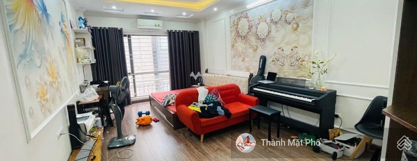 Bán hộ căn nhà vị trí nằm ở Long Biên, Hà Nội bán ngay với giá cơ bản 6.5 tỷ có diện tích rộng 45m2 tổng quan có 3 PN 4 WC vào ở ngay-03