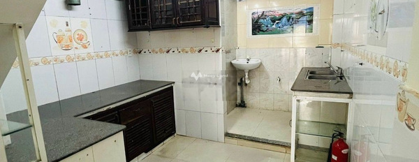 Có diện tích quy ước 50m2, cho thuê nhà ở vị trí thuận lợi tọa lạc tại Tam Thuận, Thanh Khê, ngôi nhà gồm 6 phòng ngủ, 4 WC lh để xem ngay-03