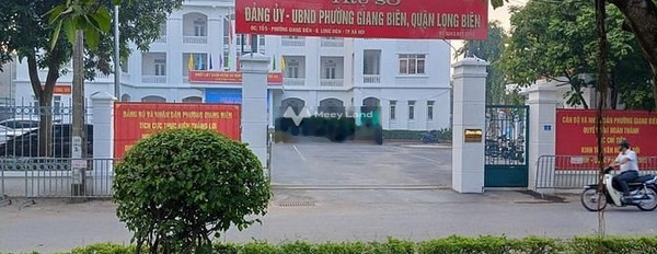 Bán nhà diện tích gồm 72m2 vị trí mặt tiền nằm ngay Long Biên, Hà Nội bán ngay với giá khuyến mãi chỉ 6.5 tỷ tổng quan ở trong nhà có 6 PN, 5 WC-03