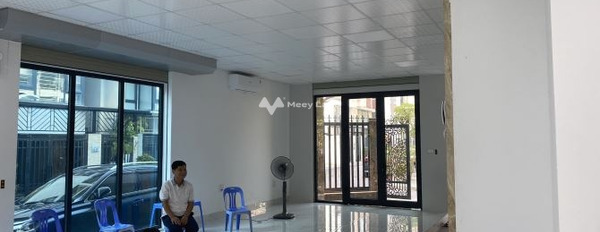 Nằm ở Tây Hồ, Hà Nội, cho thuê biệt thự, giá thuê chốt nhanh từ 70 triệu/tháng diện tích tổng là 120m2, tổng quan bao gồm có 4 PN giá mềm sinh viên-03