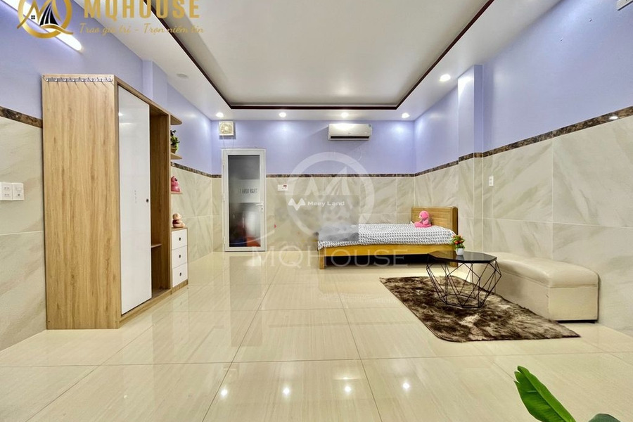Vị trí đặt ngay ở Tân Bình, Hồ Chí Minh, cho thuê chung cư thuê ngay với giá ngạc nhiên 5.3 triệu/tháng, căn hộ này có tổng 1 phòng ngủ, 1 WC hẻm rộng-01