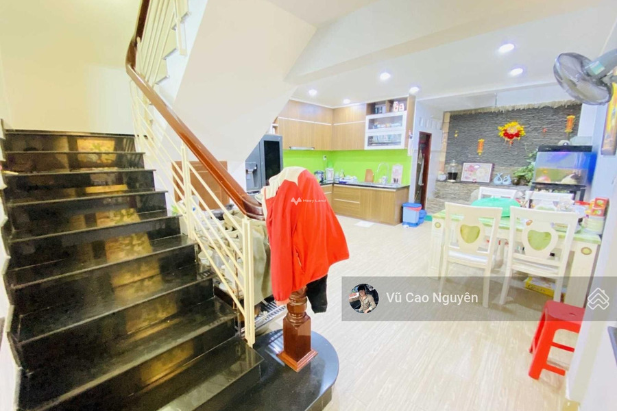 Bán nhà vị trí đặt ngay ở Út Tịch, Tân Bình bán ngay với giá ngạc nhiên 8.3 tỷ diện tích 72m2 trong nhà nhìn chung bao gồm 4 phòng ngủ-01