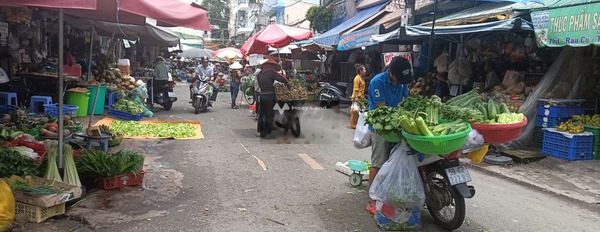 Hướng Nam, bán nhà có diện tích gồm 75m2 tọa lạc ngay trên Đường Số 5, Tân Phú bán ngay với giá hợp lý từ 11 tỷ tổng quan căn này thì có 2 PN, 1 WC-03