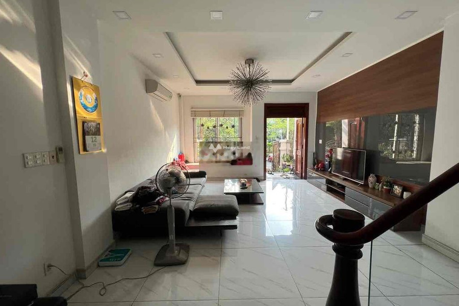 Nhà gồm 4 phòng ngủ, cho thuê nhà, giá thuê cực mềm chỉ 30 triệu/tháng diện tích tổng là 100m2 vị trí đặt tọa lạc trên Phan Văn Trị, Hồ Chí Minh-01