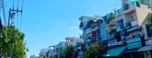 Ngôi nhà có tổng 5 PN bán nhà bán ngay với giá ngạc nhiên chỉ 24.4 tỷ có diện tích rộng 199m2 vị trí cực kì thuận lợi ngay tại Minh Phụng, Hồ Chí Minh-03