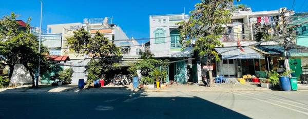 Nhà tổng quan bao gồm 5 phòng ngủ bán nhà giá bán bàn giao chỉ 15.2 tỷ có diện tích chung là 120m2 vị trí thích hợp Bình Thuận, Hồ Chí Minh-03