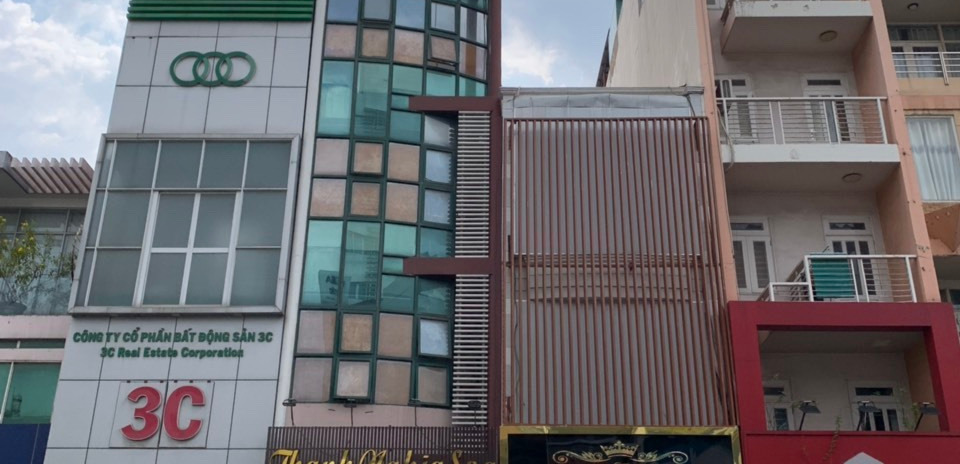 Bán nhà mặt tiền 7 tầng đường Nguyễn Đình Chiểu