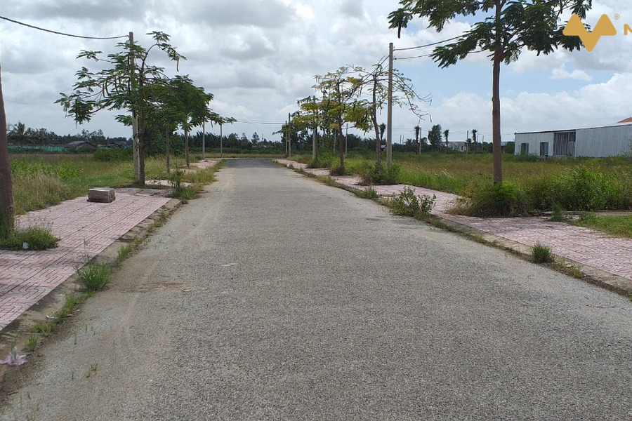 Cần bán gấp 1 nền đất liền kề khu công nghiệp tại trung tâm Thạnh Phú, Bến Tre-01