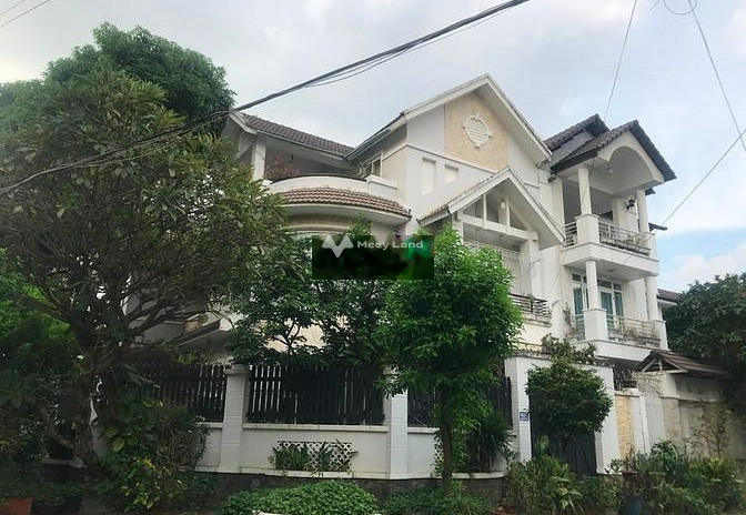 DT 300m2, cho thuê biệt thự mặt tiền nằm ở Phường 15, Tân Bình, tổng quan nhà này thì gồm 8 PN, 8 WC pháp lý nhanh