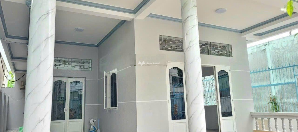 Bán nhà 171m2 Quốc Lộ 1A, Long An, 3 phòng ngủ 2 WC