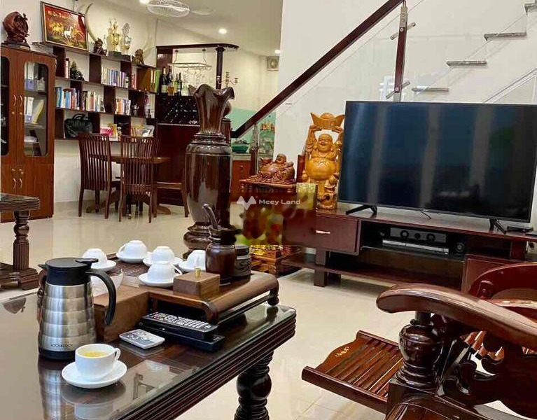 Bán nhà mặt tiền tọa lạc gần Linh Chiểu, Hồ Chí Minh bán ngay với giá cực kì tốt 4.9 tỷ có diện tích 76m2 nhà tổng quan gồm 2 PN-01