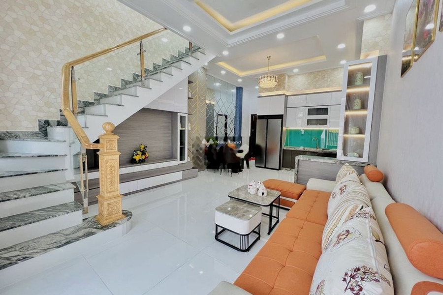 Ngôi nhà này gồm có 3 phòng ngủ bán nhà bán ngay với giá sang tên chỉ 1.2 tỷ có diện tích rộng 90m2 vị trí đặt tọa lạc trên Nguyễn Ái Quốc, Hố Nai-01
