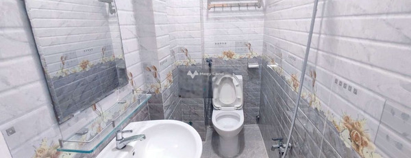Phòng có WC riêng, ngay công viên Lê Văn Tám và chợ Tân Định -02