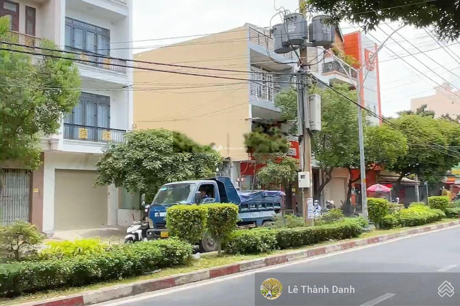Có diện tích thực là 90m2, cho thuê nhà ở vị trí đẹp nằm ngay Nguyễn Cửu Đàm, Hồ Chí Minh, căn nhà có tổng 4 phòng ngủ, 5 WC nhà phong thủy tốt-01