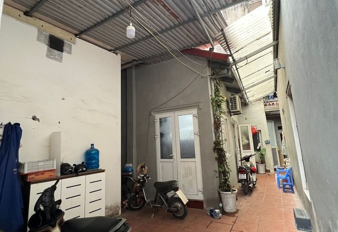 Hiếm nhà mặt phố Bà Triệu, 128m2, mặt tiền 8m, vỉa hè và đường rộng, kinh doanh tốt, giá 28 tỷ