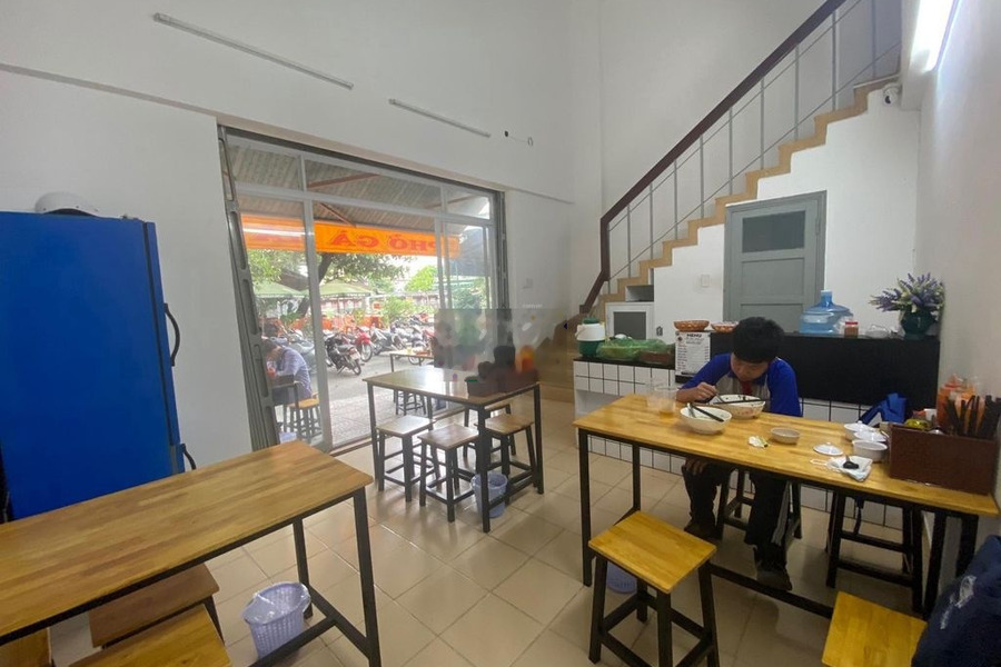 Cho thuê shophouse mặt tiền Ngô Tất Tố, P22, Bình Thạnh. KD tự do -01