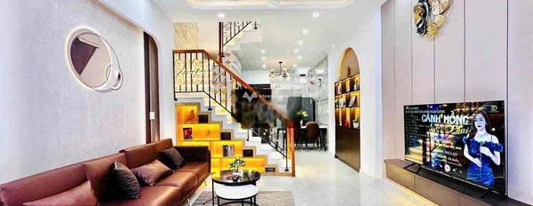 Trong căn nhà này gồm 4 PN, bán nhà ở có diện tích chung là 90m2 bán ngay với giá thương mại chỉ 3.15 tỷ vị trí trung tâm Phường 7, Hồ Chí Minh-02