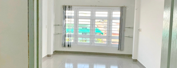 Cho thuê nhà mới 3 lầu hẻm xe hơi đường Hồ Thành Biên, Phường 4, Quận 8-03