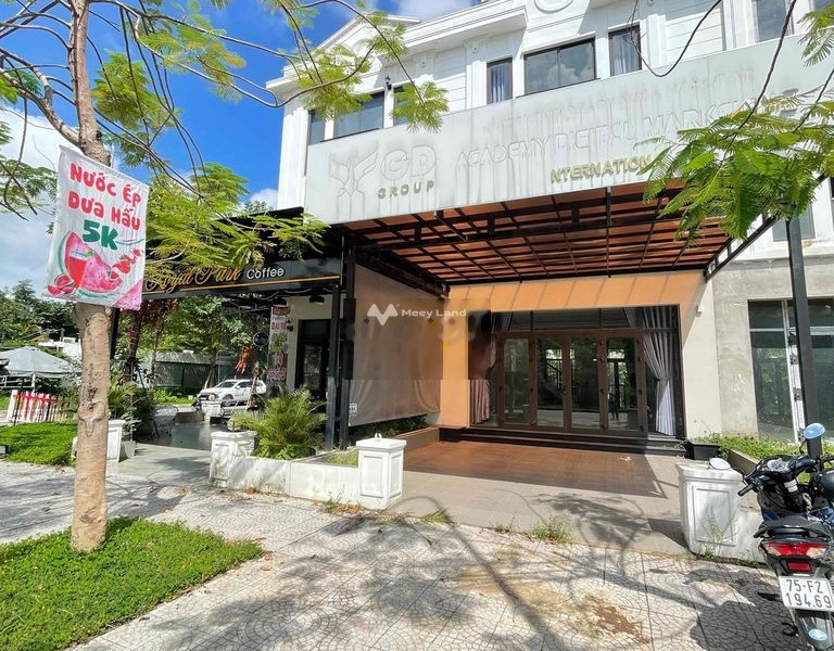 Nhà gồm 3 phòng ngủ cho thuê nhà ở có một diện tích 120m2 giá thuê giao lưu chỉ 11 triệu/tháng vị trí đặt ở tại Võ Nguyên Giáp, Huế, hướng Tây Nam-01