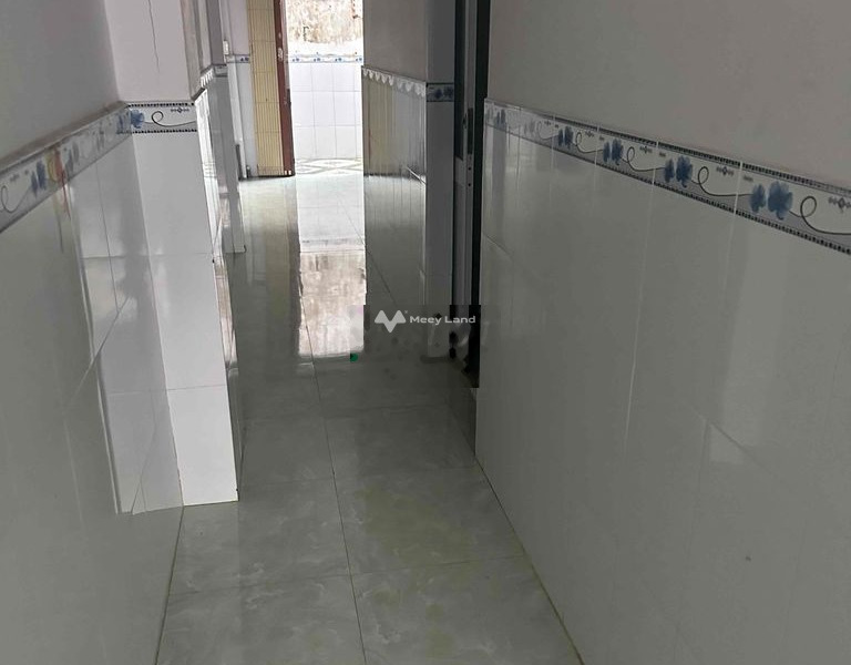Có diện tích rộng 60m2 bán nhà ngay ở Quang Trung, Cà Mau hướng Đông Bắc trong nhà tổng quan gồm có 2 phòng ngủ 1 WC khách có thiện chí liên hệ ngay.-01
