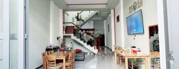 Vị trí thuận lợi ngay Nguyễn Văn Cừ, An Khánh cho thuê nhà giá thuê rẻ chỉ 8.5 triệu/tháng, căn nhà gồm tổng cộng 2 PN, 2 WC-02