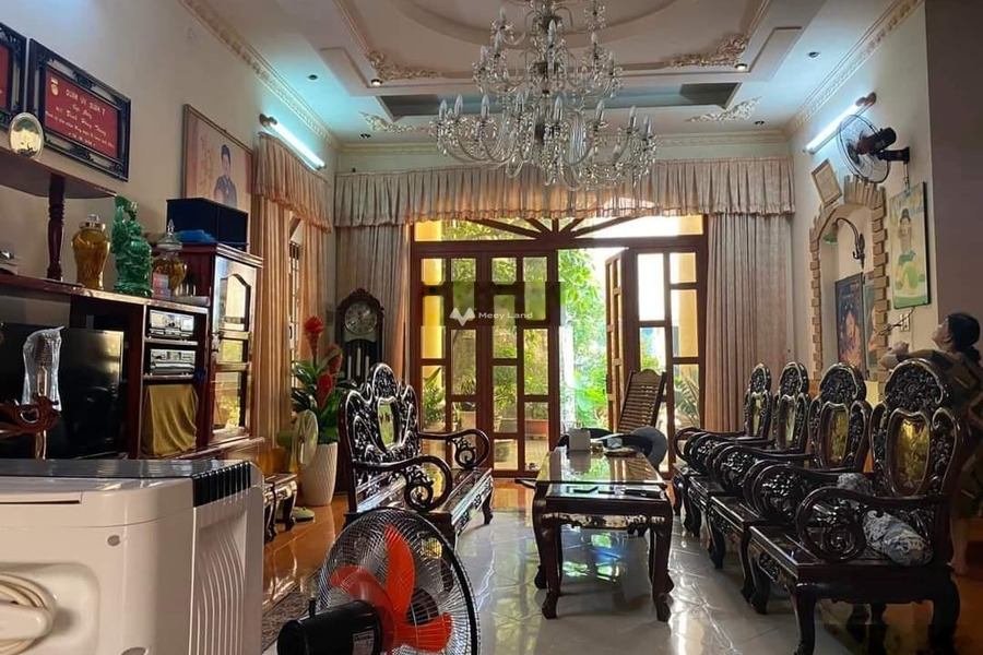 Bán biệt thự mặt tiền tọa lạc ngay Quận 8, Hồ Chí Minh bán ngay với giá chỉ 21 tỷ Có tổng diện tích 160m2, tổng quan căn này gồm có 5 phòng ngủ-01