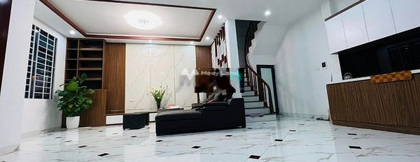 Tổng quan có tất cả 5 phòng ngủ, bán nhà ở diện tích 295m2 bán ngay với giá siêu tốt 6.8 tỷ vị trí nằm tại Văn Miếu, Hà Nội-02