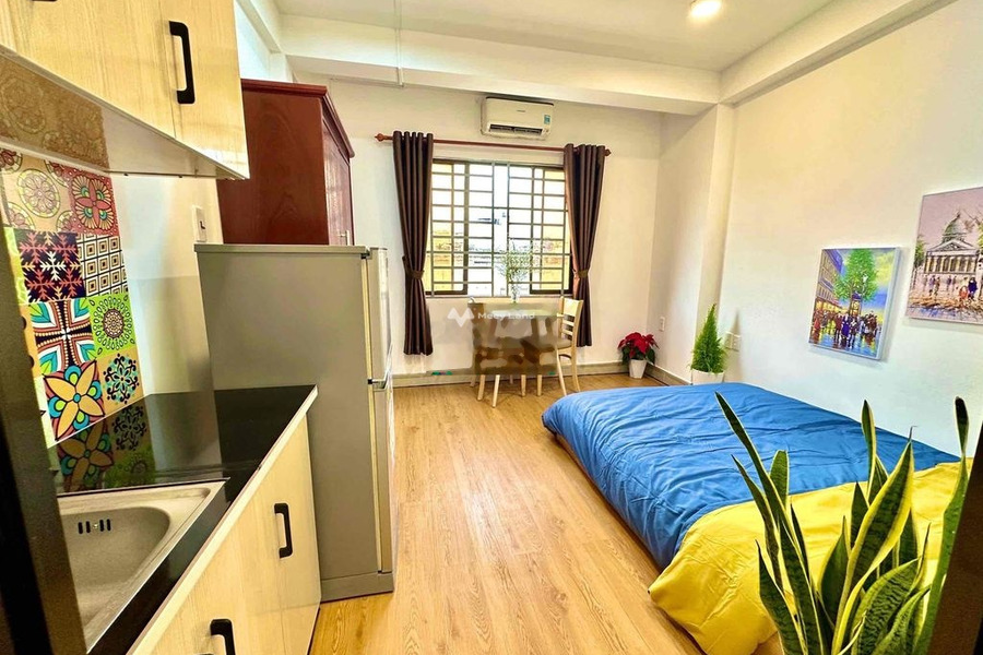Tổng quan căn hộ này thì có 1 phòng ngủ, cho thuê căn hộ vị trí đặt vị trí nằm tại Quận 5, Hồ Chí Minh, 1 WC vị trí trung tâm-01
